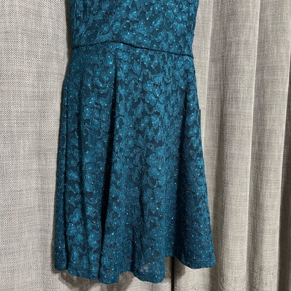 Speechless Juniors Midi Sleeveless Teal Lace Dress - Picture 4 of 9